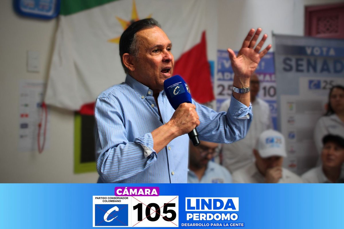 lindaperdomor's tweet photo. #SomosC105 🇨🇴| Gran encuentro con amigos de Roncesvalles. Una reunión multitudinaria que demuestra fuerza y unidad, y que contó con la presencia del presidente del @soyconservador @EfrainCepeda y @SantiagoBarreto C25 senador   #DesarrolloParaLaGente 💪🟦 https://t.co/SOftc8tioC