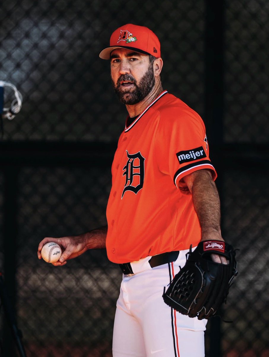 tonydombrowski's tweet photo. Tarik Skubal and Justin Verlander in the orange 😮‍💨🐅🔥

📸: @tigers https://t.co/jOTyMpj3Pn