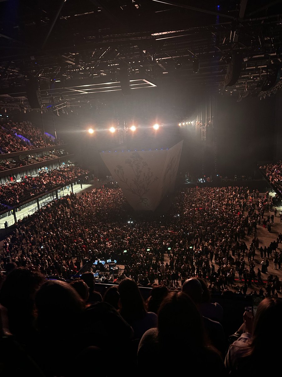 Victoria ✨ tweet media