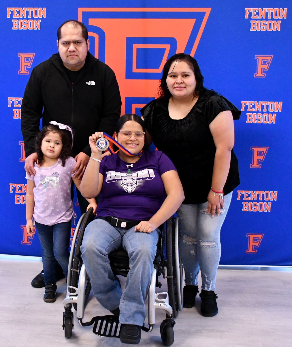 Fenton HS Dist. 100 tweet media