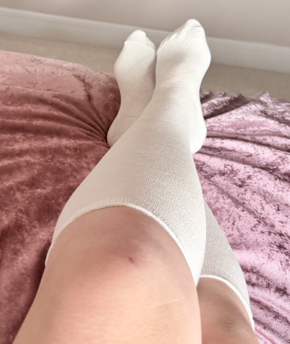UKSize2Feet's tweet photo. Little cute ones one tonight…. Been a long week 😘🤍 #feet #socks #linkinbio #size2feet👣 https://t.co/eVrC3CDAUZ
