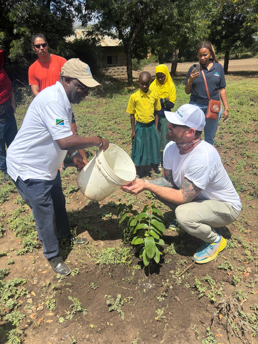 WaterboysORG's tweet photo. The Conquering Kili cohort has begun their 6-day ascent up Kilimanjaro! Stay tuned here for updates.

Yesterday, we visited Karangai, where students welcomed us with a song. Head Teacher Joan Osunga says, “Water is everything!” The school is home to 366 students and 8 teachers. https://t.co/bnE90StQCn