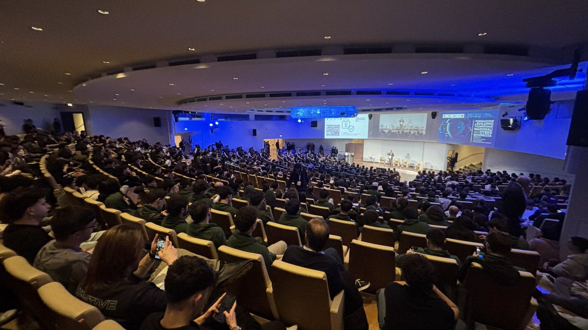 ItsUmbria's tweet photo. Bellissima esperienza oggi al convegno “Formazione e Sviluppo di Competenze Nazionali per la Cyber Sicurezza” per i ragazzi della classe Cyber di ITS Umbria Academy. Grazie a: @PoliziaPos6547 @confindustria @reteitsitaly https://t.co/UN7ut5E7sH