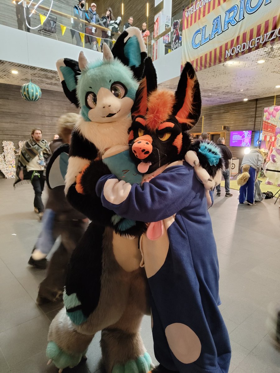 WolfLycaon tweet media