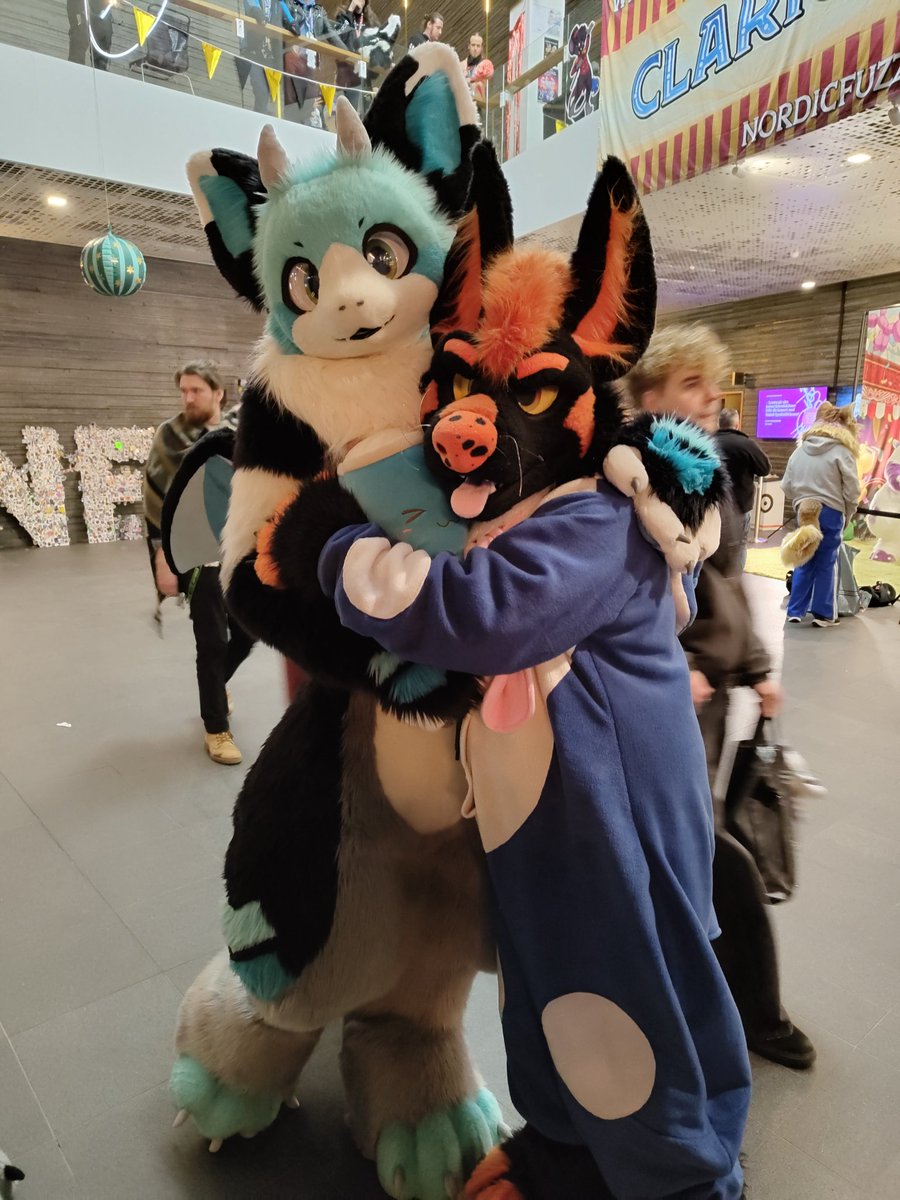 WolfLycaon tweet media