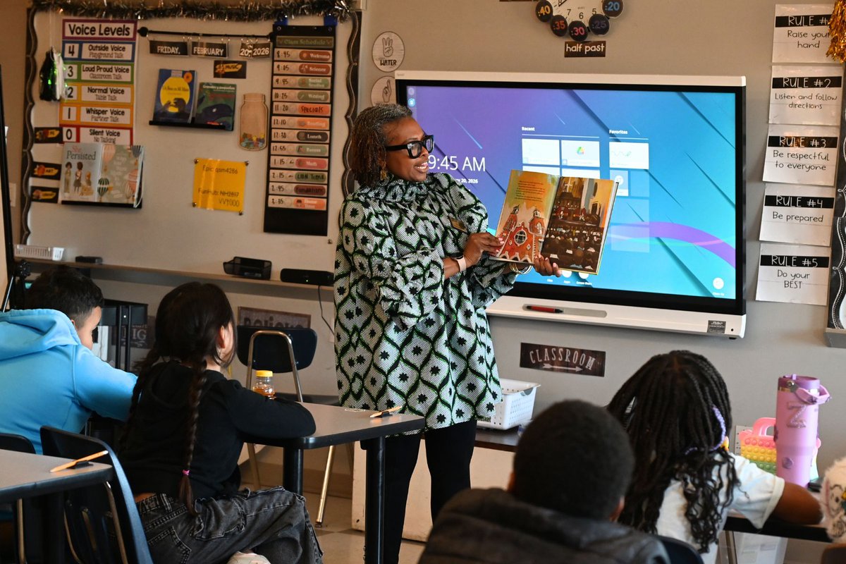 UCitySchools's tweet photo. BCJ hosted their African American Read-In this morning, uplifting Black authors &amp; voices. Guest readers included the U. City Fire Dept., @akasorority1908, Sen. Brian Williams, First Alert 4 News Anchor @MorganHarrisTV, BOE member Kay Gage, and more! @UCSharonica 📚 https://t.co/xAN369Ba4x