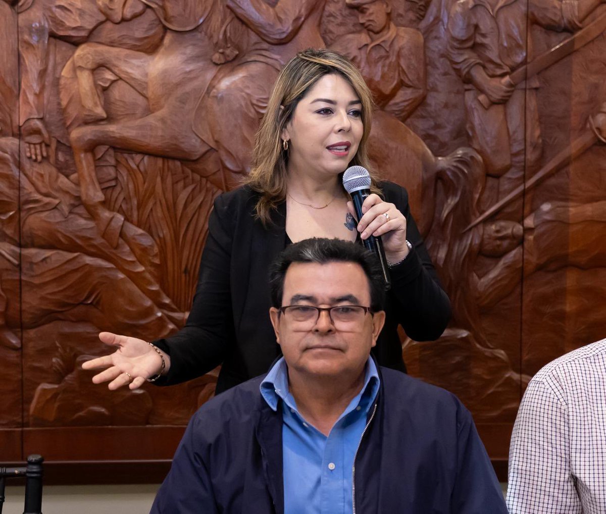 Hoy me reuní con alcaldes, diputados y regidores de Francisco Morazán para escuchar de primera mano las prioridades de sus comunidades. 🤝🇭🇳

Por instrucción del presidente Nasry Asfura, seguimos fortaleciendo el diálogo territorial y trabajando con visión descentralizada en