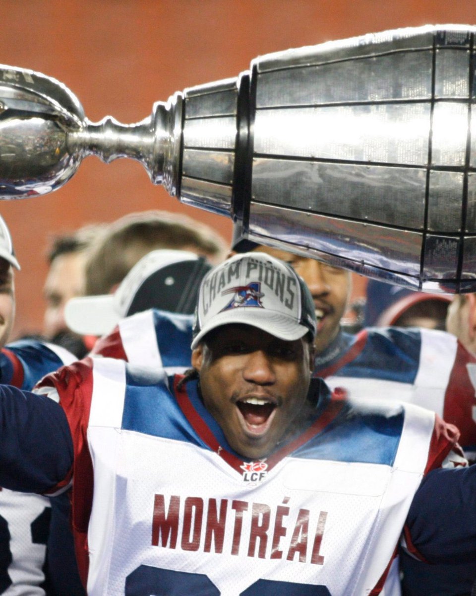 MTLAlouettes's tweet photo. Aujourd’hui, on met en lumière Danny Desriveaux, fier ancien des Alouettes, dans le cadre du Mois de l’histoire des Noirs 🙌 Découvrez le parcours du receveur né au Québec dans notre Q&amp;A des anciens.

LIRE: https://t.co/KhDUgE1C9D https://t.co/aKvCMp2sVM