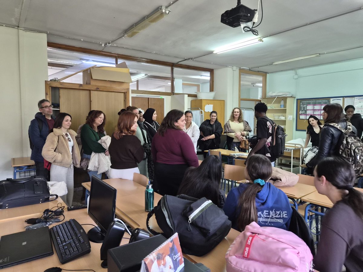 El miércoles 18 de febrero nuestro alumnado de ESPA , acompañados por su tutora, el  profesor del ámbito C-T  y nuestra orientadora del IPEP, han visitado el Centro Público Integrado de Formación Profesional Aynadamar para conocer de manera práctica su oferta educativa. #orienta