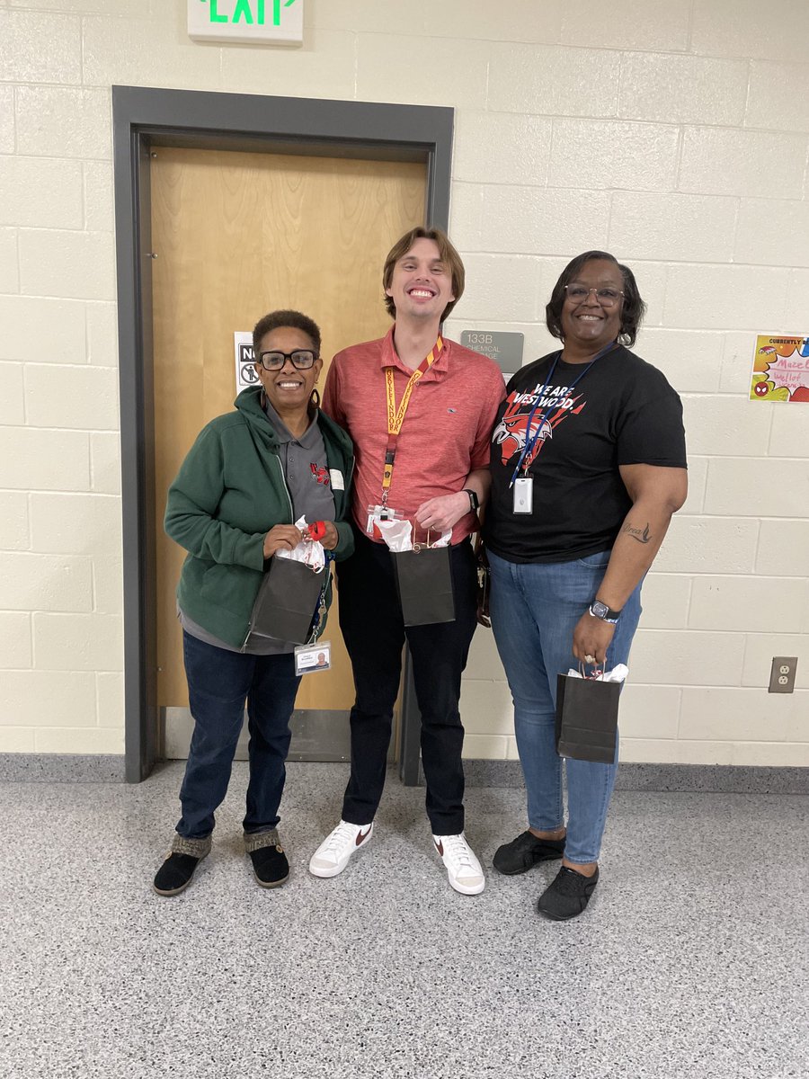 AttendForTWO's tweet photo. ⁦@WHS_Redhawks⁩ Teacher &amp; Staff were Grateful for the Attendance Challenge Gifts. Keep up the Amazing Work!  ⁦@RichlandTwo⁩ https://t.co/91N9uttzAb