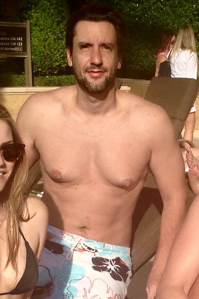 RadioShackCarl's tweet photo. @ClayTravis @realDonaldTrump White woman*. Wicked rack Mantits Travis https://t.co/zjjzhzk0zo