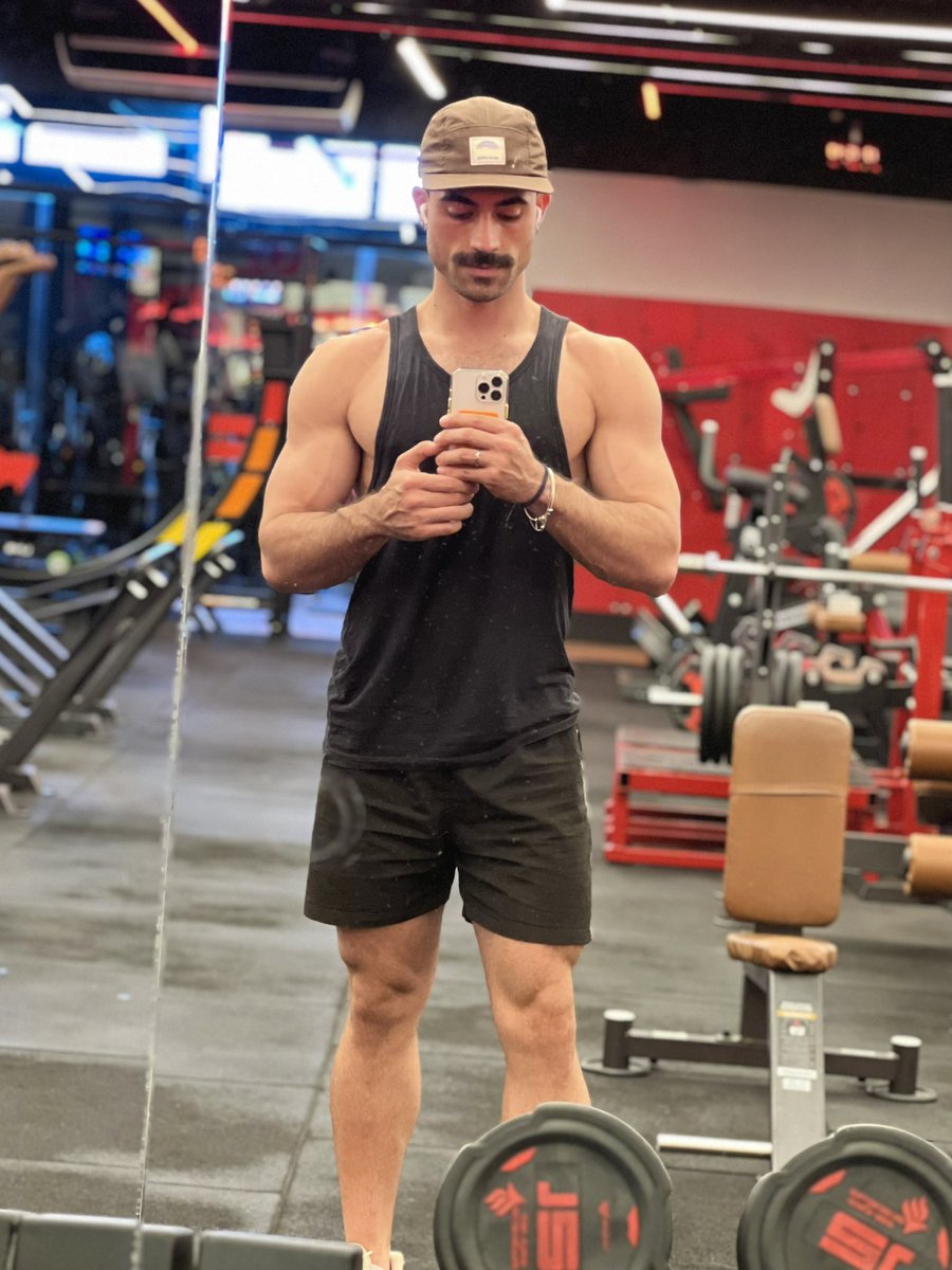 ᴠɪᴛᴏʀ𐚁 tweet media