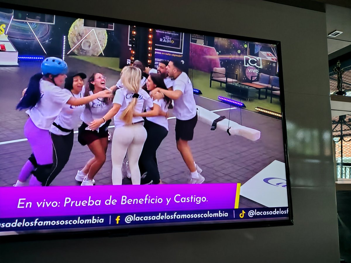 Sanmidum's tweet image. Ganaron mis pelaos, 👏👏👏👏tormenta, tormenta, tormenta 💜💜💜
#LaCasaDeLosFamososCol3 
#LCDF3
#lacsadelosfamososcol1