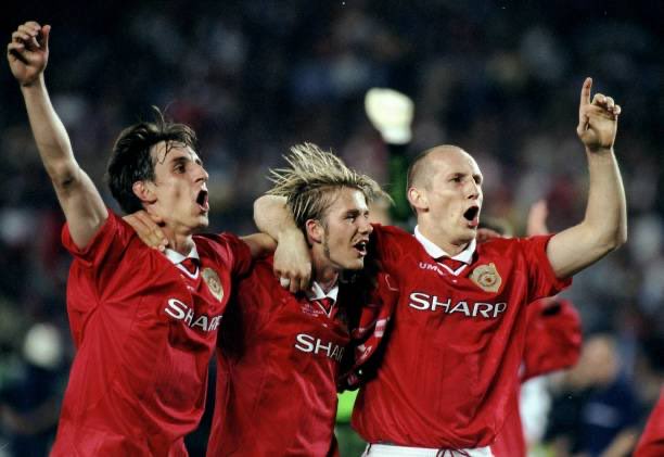 Gary Neville, David Beckham and Jaap Stam celebrate Manchester United’s UEFA Champions League triumph after defeating Bayern Munich with last-minute goals in the final played at Camp Nou.

#MUFC