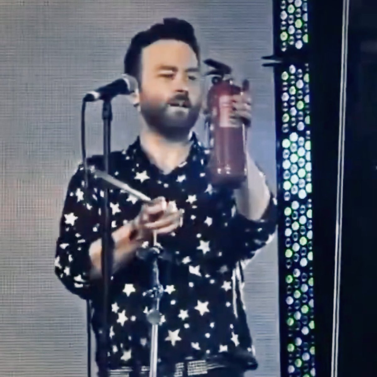 My brain always thought this was the fire alarm going off. 🚨🧯🔥