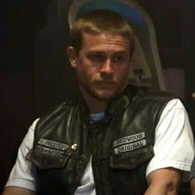 akkoakko2's tweet photo. Charlie Hunnam - Jax https://t.co/OebGJTFRdv