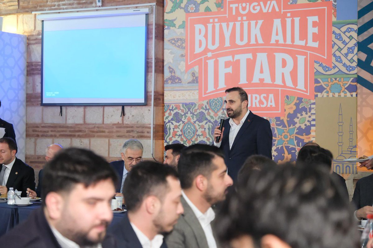 tugvabursa's tweet photo. Genel Başkanımız İbrahim Beşinci’nin (@ibrahim_besinci) katılımlarıyla, Türkiye Gençlik Vakfı Bursa İl Temsilciliği olarak kıymetli gençlerimiz ve misafirlerimizle aynı sofrada buluştuk. https://t.co/XZjJepT2Uv