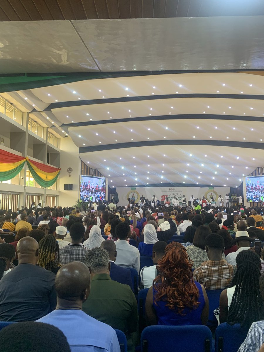 boahene_ye15101's tweet photo. Scenes at the just ended white coat ceremony Congratulations to Rx 27 🎊on overcoming this milestone
#Xishere https://t.co/eD96GdIj5G