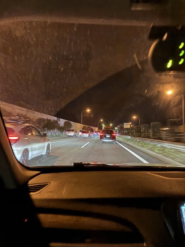【現場の状況】#交通情報 関越道 下り 鶴ヶ島IC～坂戸西スマートIC付近 車両３台玉突き事故で規制渋滞2月21日 #関越道 #埼玉 #3連休 : ニュース速報あれこれ総合 blog.livedoor.jp/reer121/archiv… #交通事故 関越事故渋滞三連休ドライバー朝からスキースノボレジャー車間距離