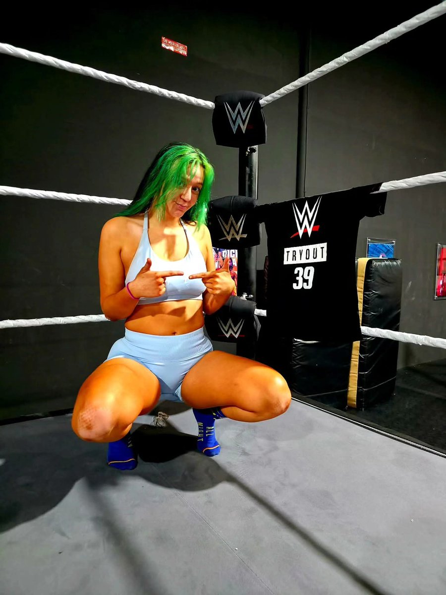 あなたのヒーロー Airica-Demia UwU. 👉😉 tweet media