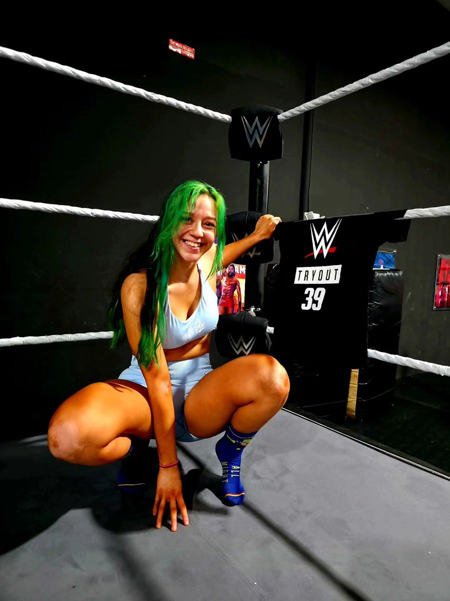 あなたのヒーロー Airica-Demia UwU. 👉😉 tweet media