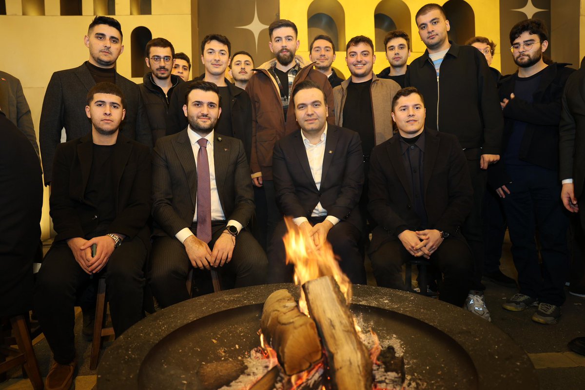 📍İstanbul İl Başkanlığı’mızdayız🙋🏻‍♂️

“İstanbul’da Ramazan” programında gençlerimizle bir araya geldik.

Muhteşem bir Ramazan atmosferinde, hiç sönmeyecek gençlik ateşimizle buradayız.🚀

<a href="/DrYerebakan/">Dr. Halit Yerebakan</a> 
<a href="/abdullahozdemir/">Abdullah Özdemir</a> 
<a href="/YucelArzen/">Yücel Arzen HACIOĞULLARI</a>
<a href="/nevzatyucetr/">Nevzat Yüce</a>