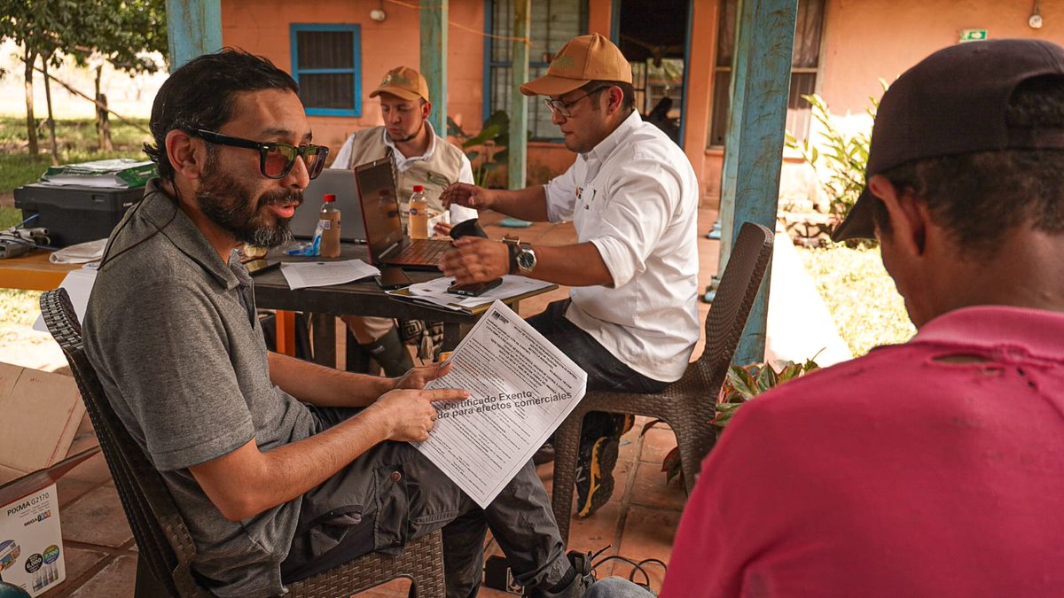 UltimaHoraCR's tweet photo. #NACIÓN | La Agencia Nacional de Tierras recuperó 479 hectáreas en Montería —entre ellas el predio Doble Cero— que pertenecieron a los hermanos Fidel y Vicente Castaño Gil.

Los terrenos serán destinados a la reubicación digna de familias campesinas afectadas por las recientes inundaciones. El Gobierno asegura que la medida se articula con la Reforma Agraria y la recuperación de más de 50.000 hectáreas de ciénagas en la cuenca del río Sinú.  @alissontorresh1  https://t.co/v2vIVVHFXe