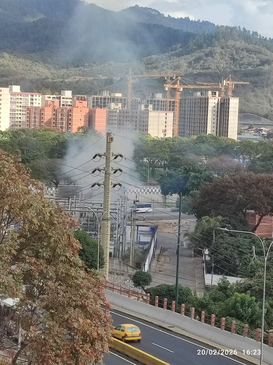 GAntias's tweet photo. 20/02/2026 a las 16:23 sin luz en la sub estación de coche  frwnte a la plaza bolivar de coche @traficovv @FMCENTER https://t.co/V0GBXS0s0G