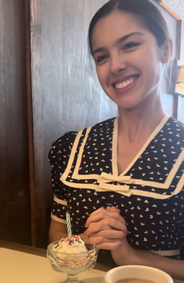 Her smile is so cute I could start crying right now, she's an