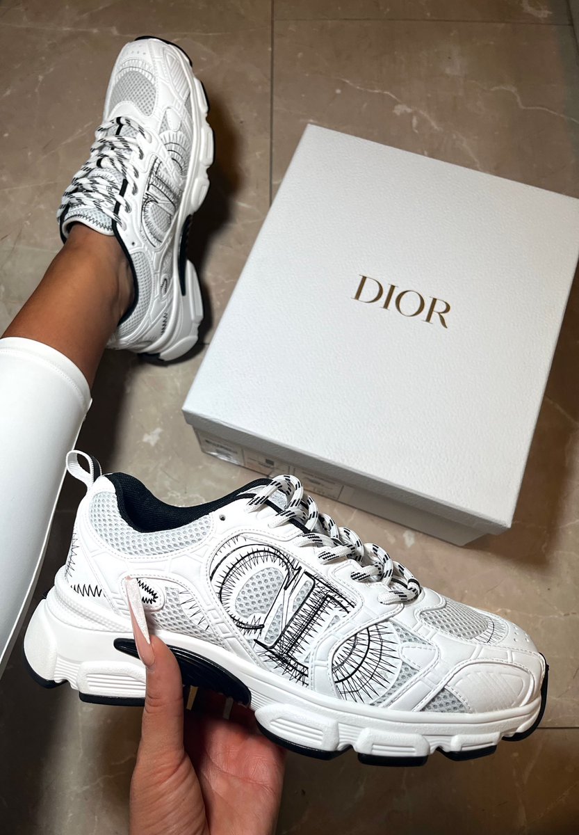 Goddess Marina tweet media