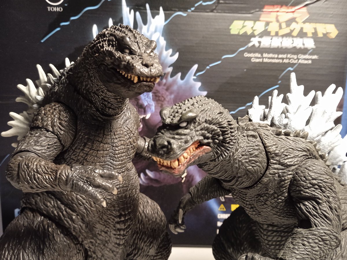 Willptor's tweet photo. Nuevo juguetito: El Godzilla GMK de Hiya Toys 🔥
Hace años ya tenía el de NECA y tener ahora los 2 es prácticamente como el día y la noche.
#godzilla #godzilla2001 #godzillagmk #gmk #kaiju #hiyatoys #figura #figuradeacción #coleccionismo #fotografia https://t.co/Jem4cF0XUk