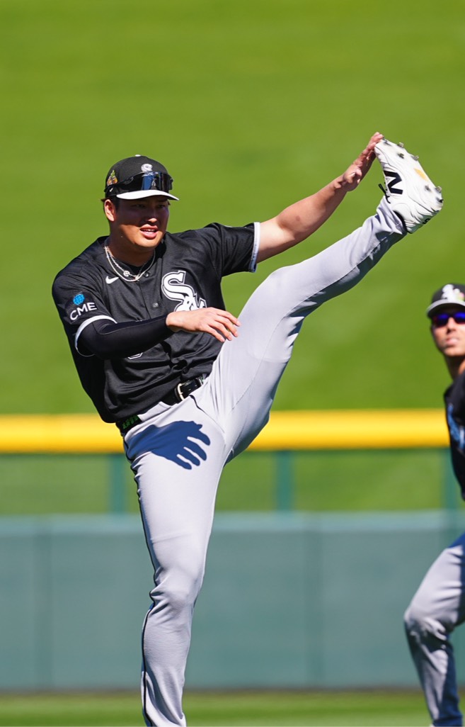 OP戦】 #村上宗隆 選手がデビュー！ 足が、ながーーーーーーい Photo