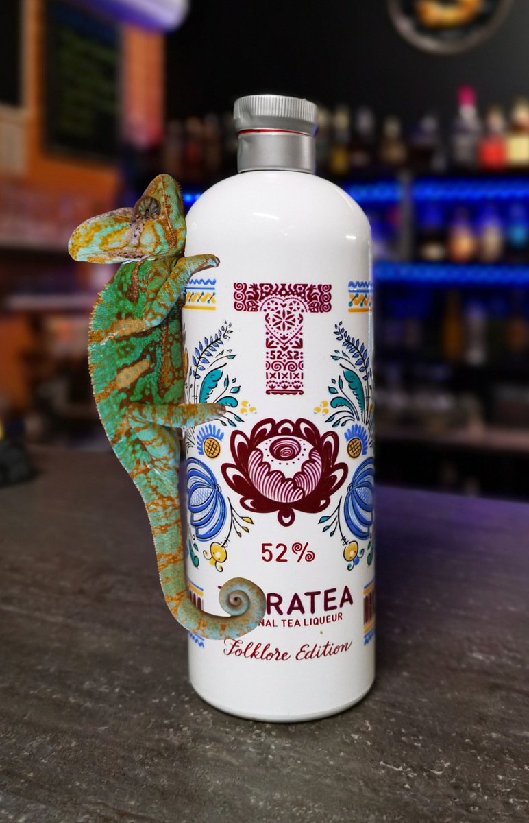 Dnes jsem si dal černý čaj ve speciální edici 🤓🦖🦗
Kdo si se mnou dá černý čaj příště? 🙂
#realitydílna #night #drink #twitterbar