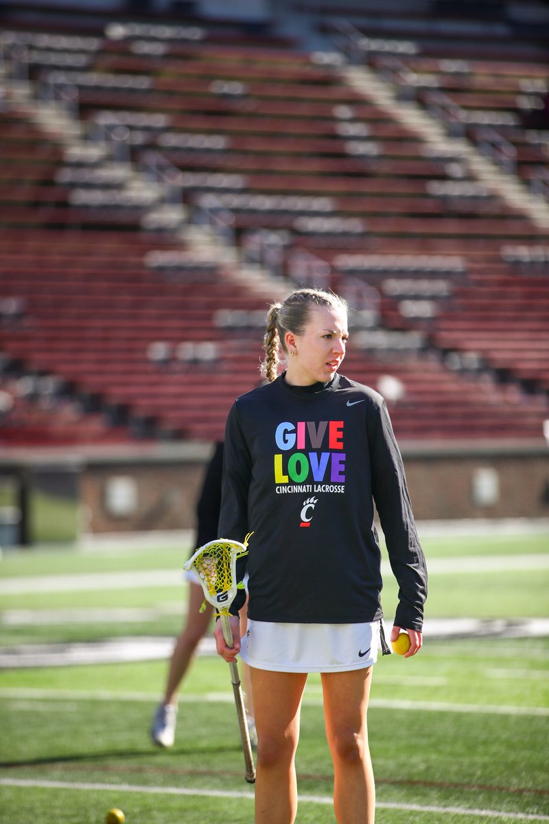 pregame mood 😁

#Bearcats