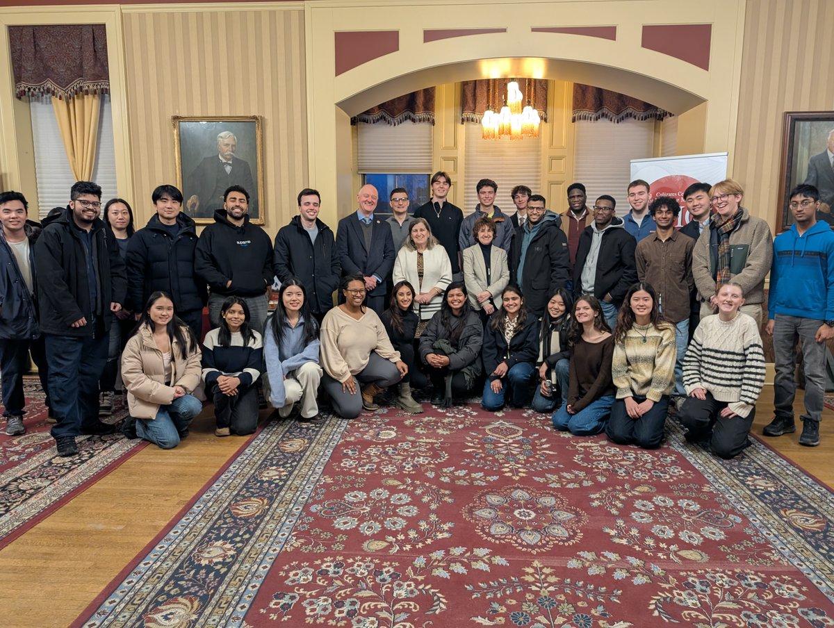 lourdescasanova's tweet photo. Andrew has been named an EMC² Distinguished Fellow.

As founding Co-Director of EMC with Ya-Ru Chen, he helped build the foundation of what EMC is today.

A well-deserved recognition of his leadership and impact.

#EMC2 #EMI #EmergingMarkets https://t.co/BuVacoZKJH