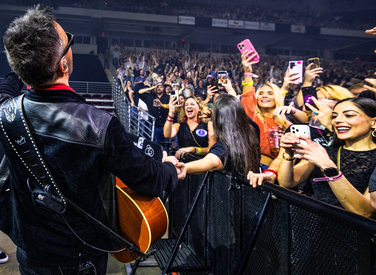 Eric Church tweet media