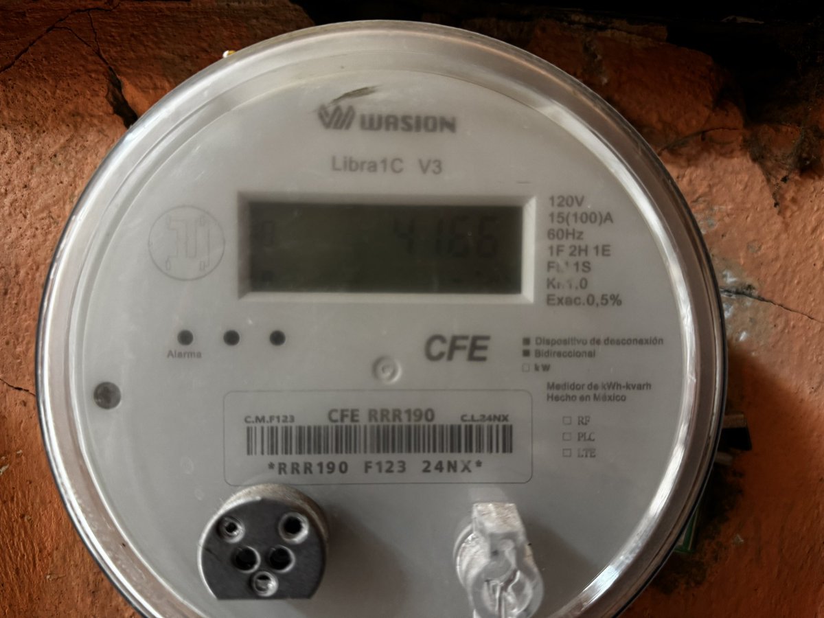 strangxrdude's tweet photo. @CFEmx esto ya es un abuso. Me llegó un recibo con un consumo totalmente irreal que no corresponde al uso de mi casa. Exijo revisión inmediata del medidor y corrección del cobro. No voy a pagar un cargo indebido. Si no hay solución procederé ante @Profeco. #CFE #CobroIndebido https://t.co/8ZzKdQTc8V