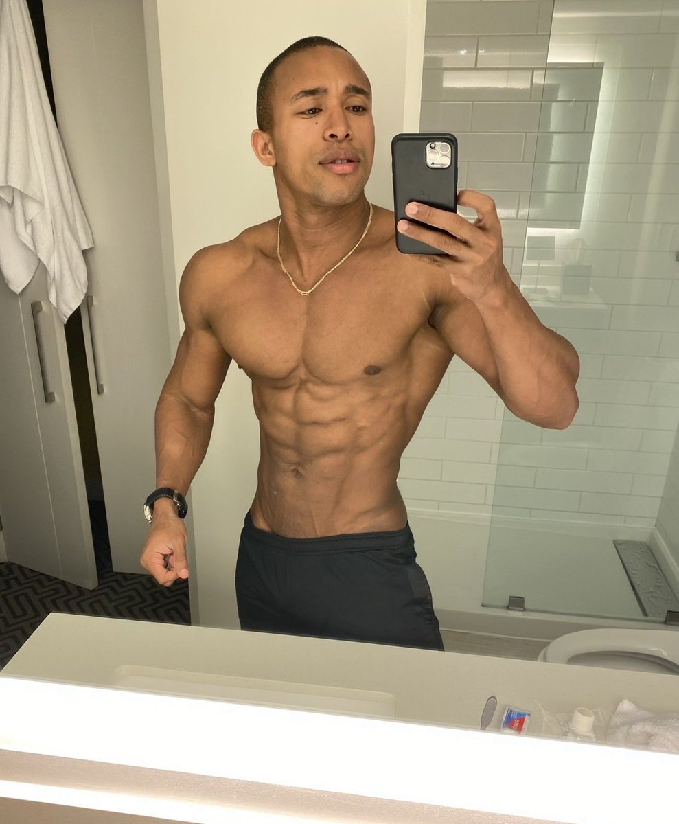 bleiquel's tweet photo. Ambos son fases, no extremos. El físico ideal depende del objetivo. 🔥
#FitnessLife #DefiniciónMuscular #VolumenMuscular #abs https://t.co/TpHH14hs9H