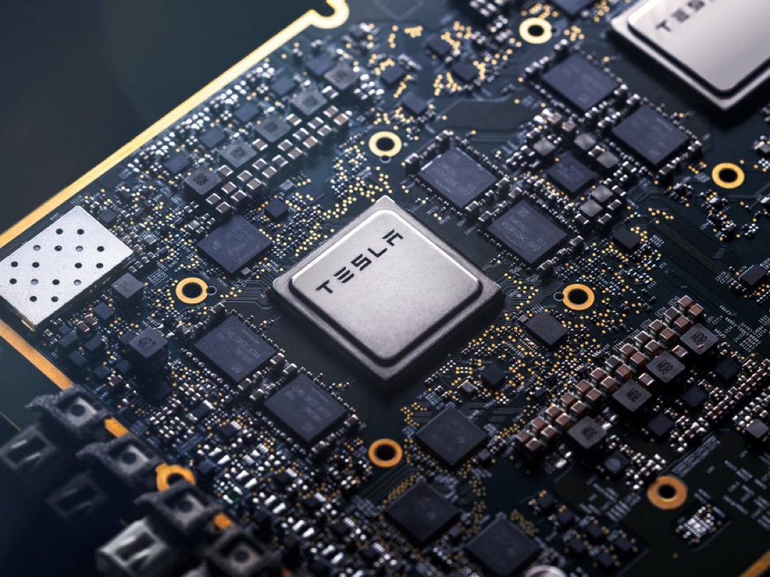 TeslaXander tweet media