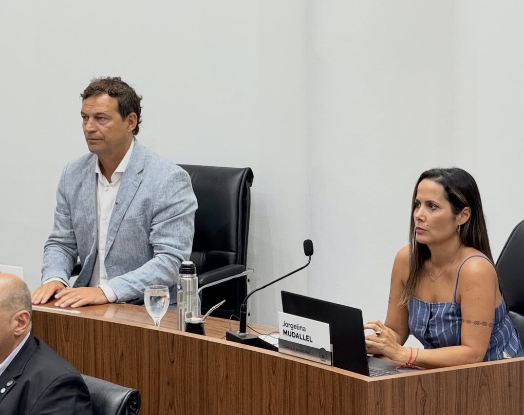 📲 #Poletti habló de cambios y la oposición respondió con una crítica directa 

➡️ tinyurl.com/2dfwyl89