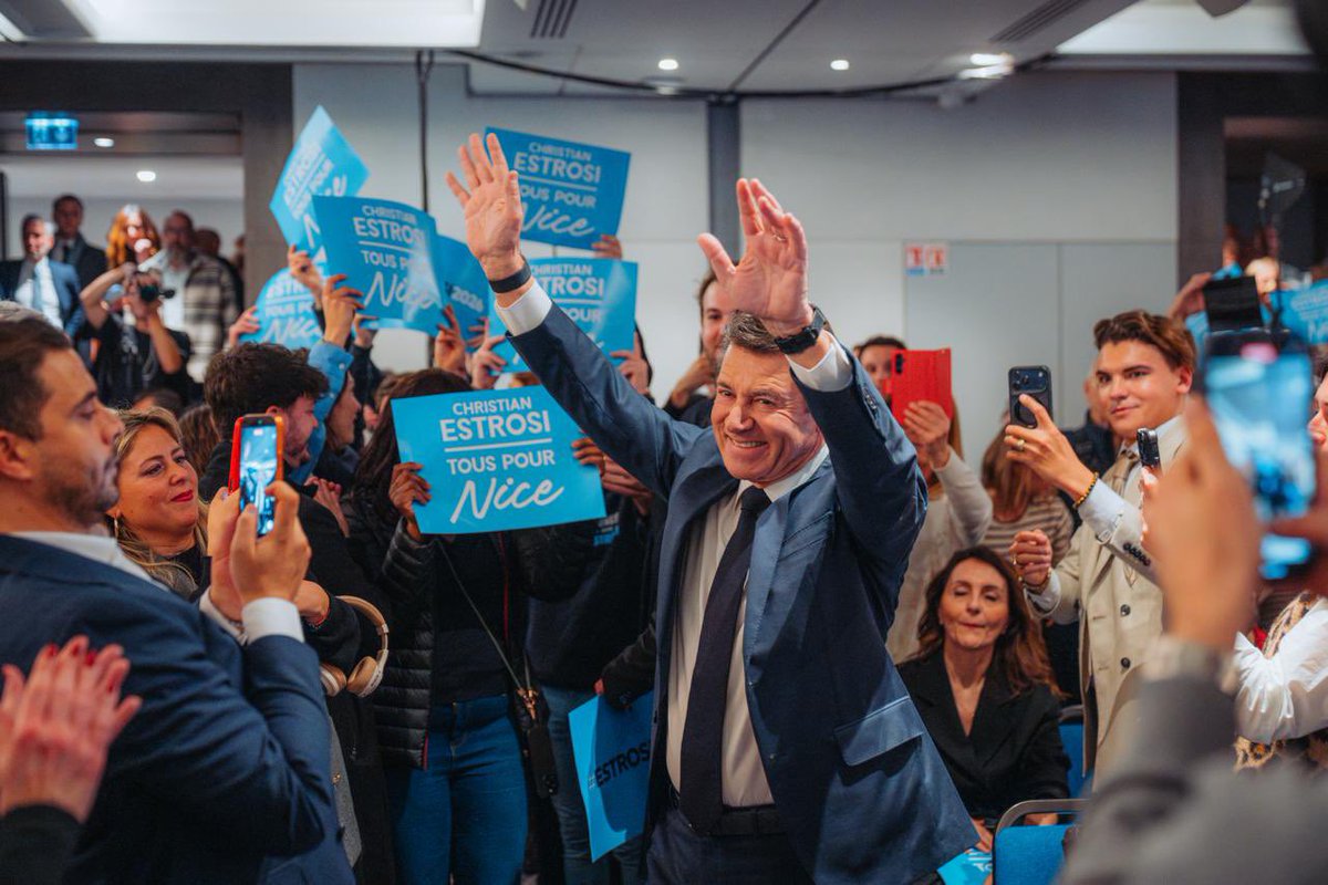 cestrosi's tweet photo. Merci aux Niçoises et aux Niçois venus si nombreux ce soir pour la présentation de notre projet et de notre liste dans un Méridien qui débordait ! #TousPourNice https://t.co/DmzrlyVZ2x