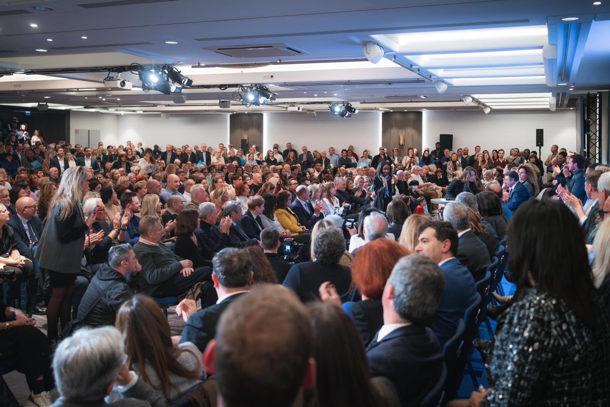 cestrosi's tweet photo. Merci aux Niçoises et aux Niçois venus si nombreux ce soir pour la présentation de notre projet et de notre liste dans un Méridien qui débordait ! #TousPourNice https://t.co/DmzrlyVZ2x
