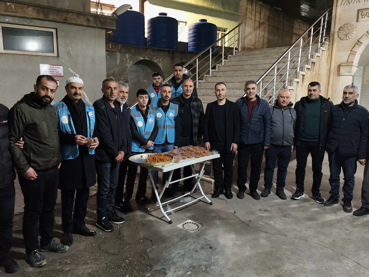 📍Kudret Camii
📍Haznevi Camii

Gençlik Kolları İl Başkanımız Sn. <a href="/MustafaSahin72/">Mustafa ŞAHİN</a>, Kadın Kolları Başkanımız Sn. <a href="/svlaksy72/">Seval Aksoy🇹🇷🇵🇸</a>, Merkez İlçe Başkanımız Sn. <a href="/Fatihdogu1/">Fatih DOĞU</a> ve teşkilatlarımızın her kademesiyle birlikte teravih namazı sonrası hemşehrilerimize tatlı ikramında bulunduk.