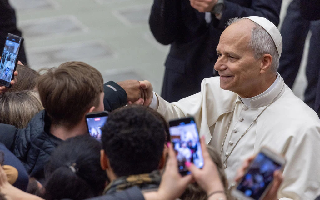 León XIV al congreso de educación religiosa en Los Ángeles: “El maestro auténtico suscita el deseo de la verdad” aciprensa.com/noticias/12235…
