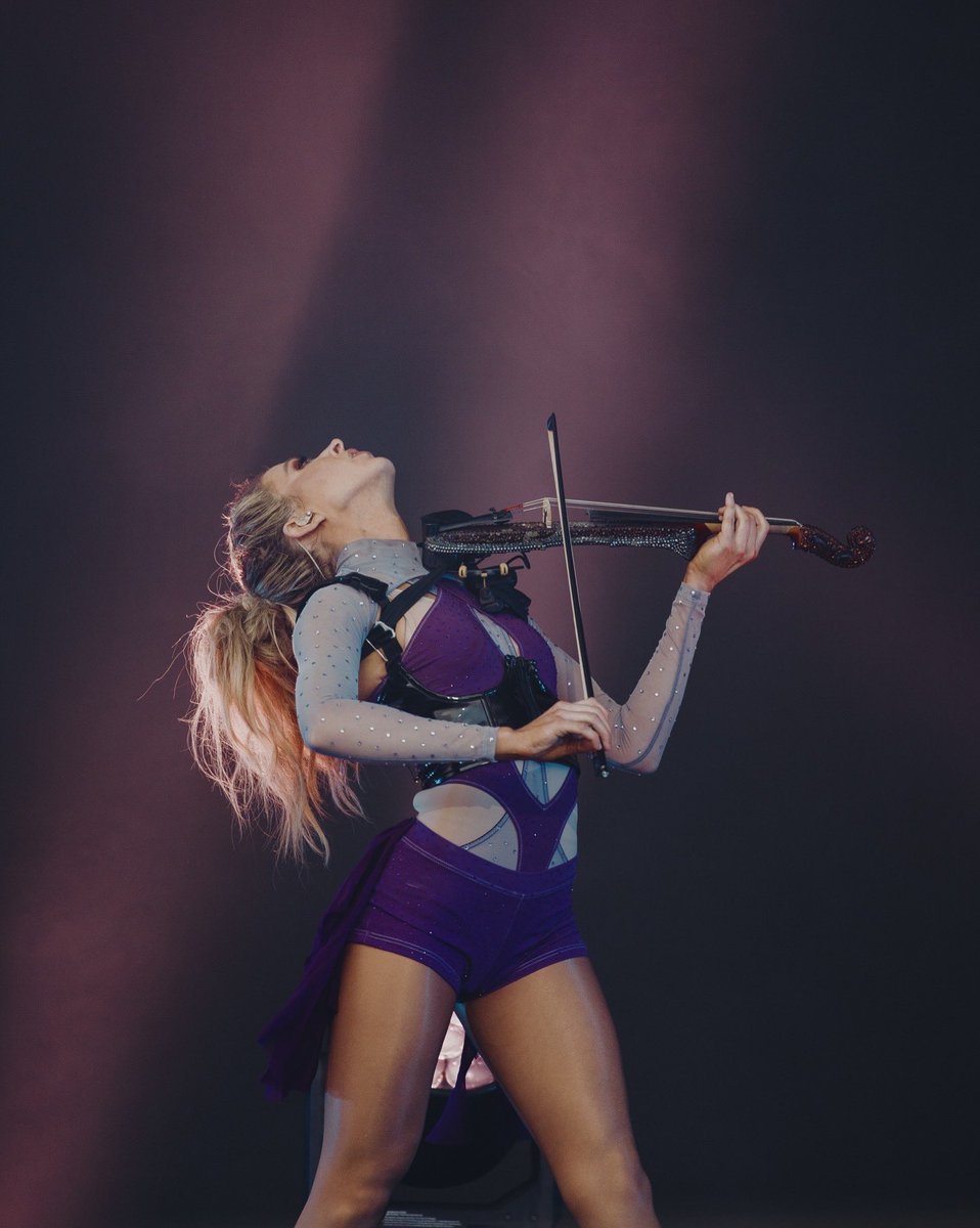 Lindsey Stirling tweet media