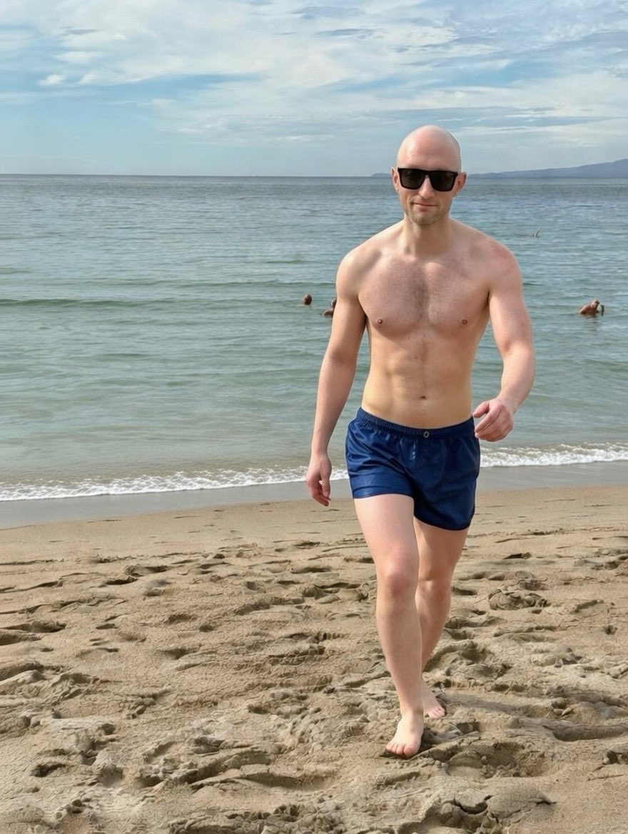 SamsonMC's tweet photo. At the beach in PV https://t.co/HDyeIKjJSf