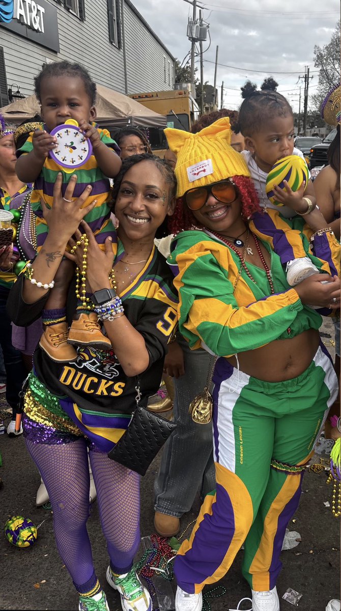 tonishaaa__'s tweet photo. Good times rolled 💜💚💛 until next year https://t.co/ME80NeBTme