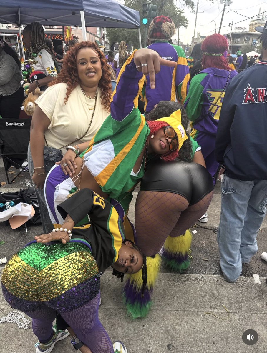 tonishaaa__'s tweet photo. Good times rolled 💜💚💛 until next year https://t.co/ME80NeBTme