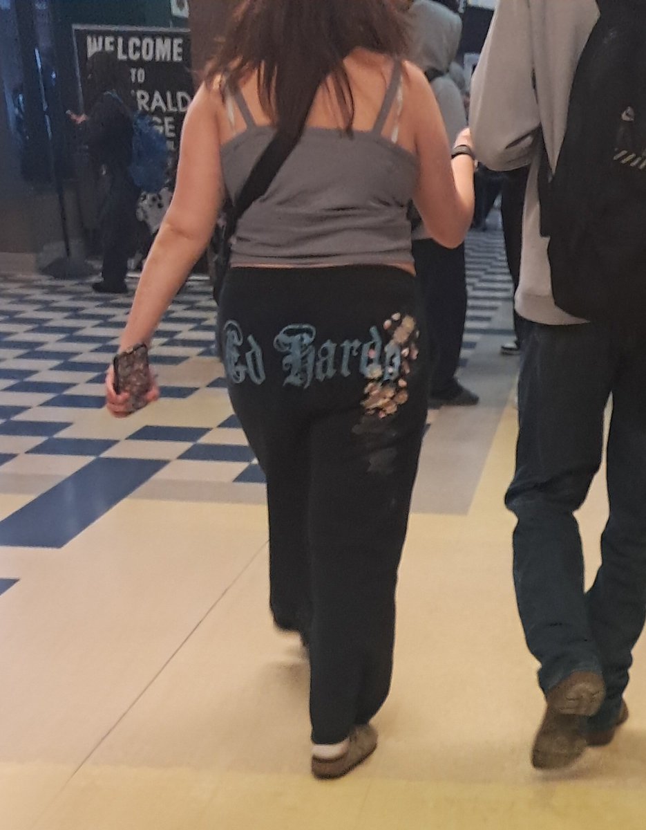 Bunny (8 days b/p free) tweet media