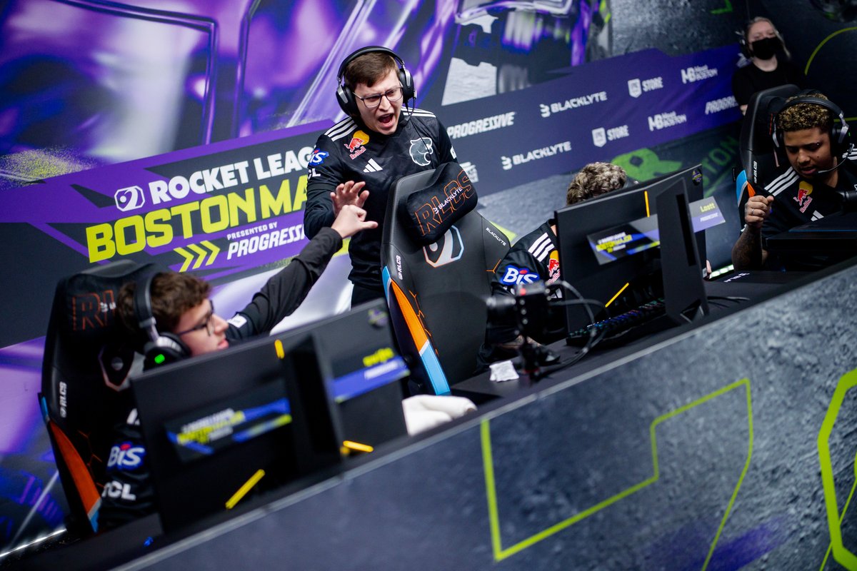 BLASTEsports's tweet photo. Day 2 of @RLEsports Boston Major is underway, with just 8 teams set to advance to tomorrow’s live arena finals at @AgganisArena, the game is on 🔥 https://t.co/2HUOt7i933